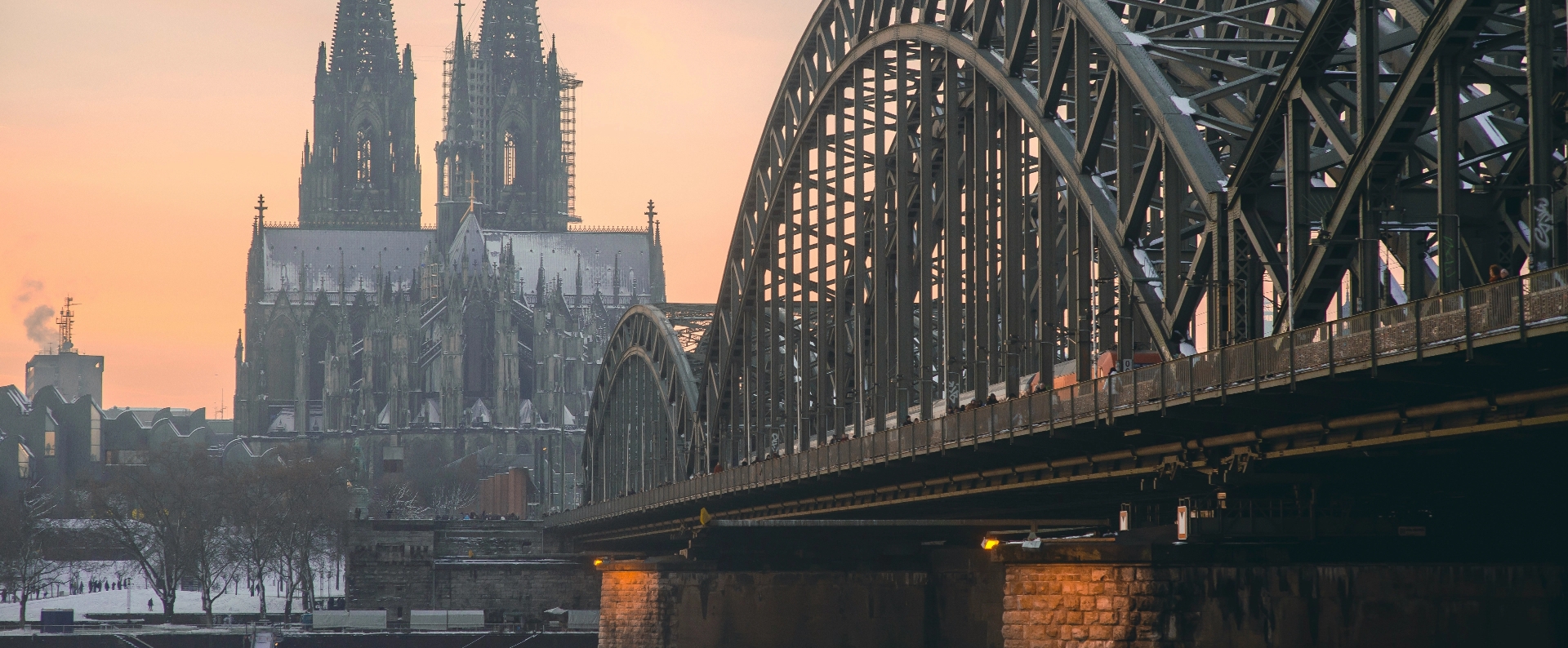 svetlana-butovskaya-dXPdprbuvzE-unsplash-1 Hintergrundbild des Headers